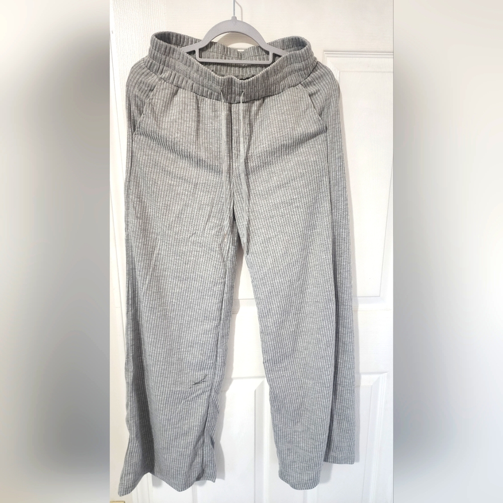 Women's s Gray Striped Pants